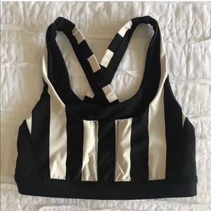 lululemon RUN stuff your bra 6